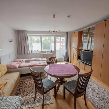 아파트 Apartment *