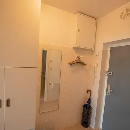 Apartment Apartment *